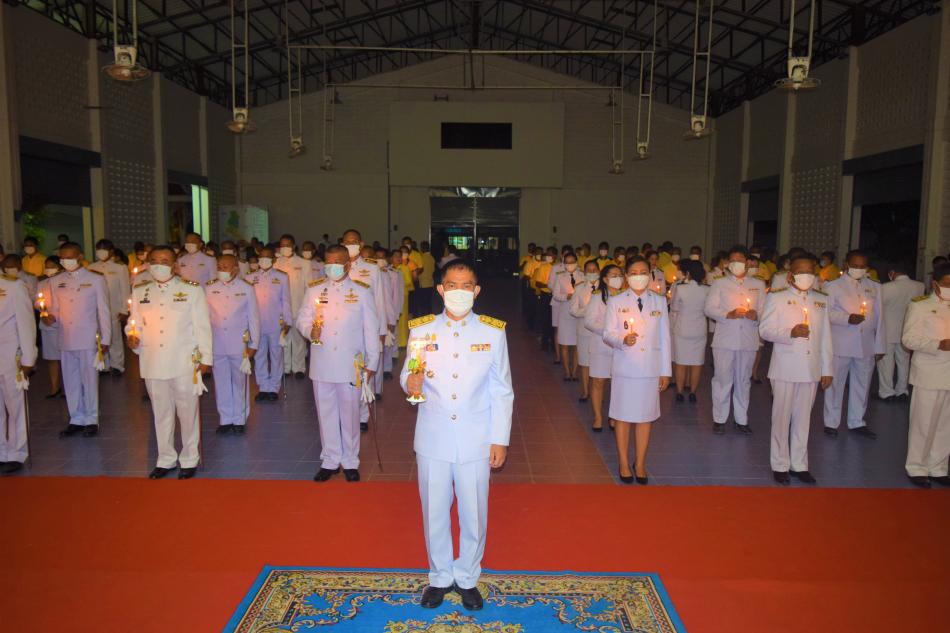 พนักงาน เจ้าหน้าที่เทศบาลตำบลคำใหญ่ เข้าร่วมพิธีจุดเทียนเพื่อน้อมรำลึกในพระมหากรุณาธิคุณพระบาทสมเด็จพระบรมชนกาธิเบศร มหาภูมิพลอดุลเดชมหาราช บรมนาถบพิตร 